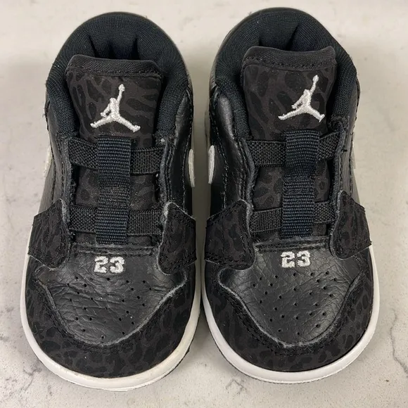 Air Jordan J Man Slip-On For Boys Black Elephant Print 364704-011 Size 4C