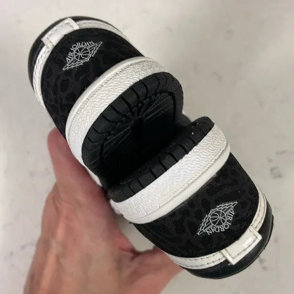 Air Jordan J Man Slip-On For Boys Black Elephant Print 364704-011 Size 4C