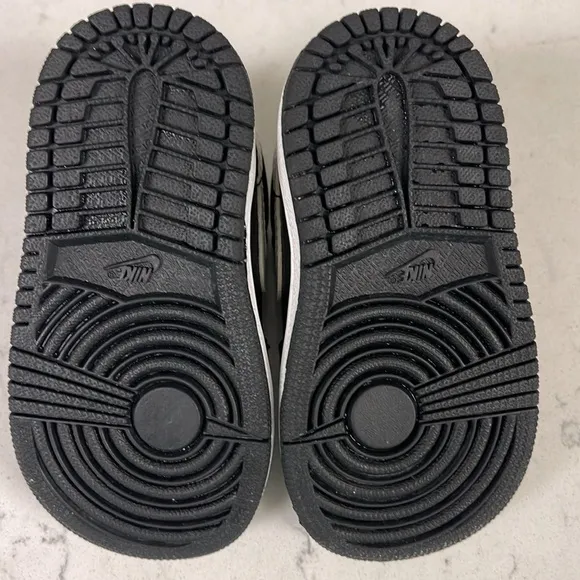 Air Jordan J Man Slip-On For Boys Black Elephant Print 364704-011 Size 4C