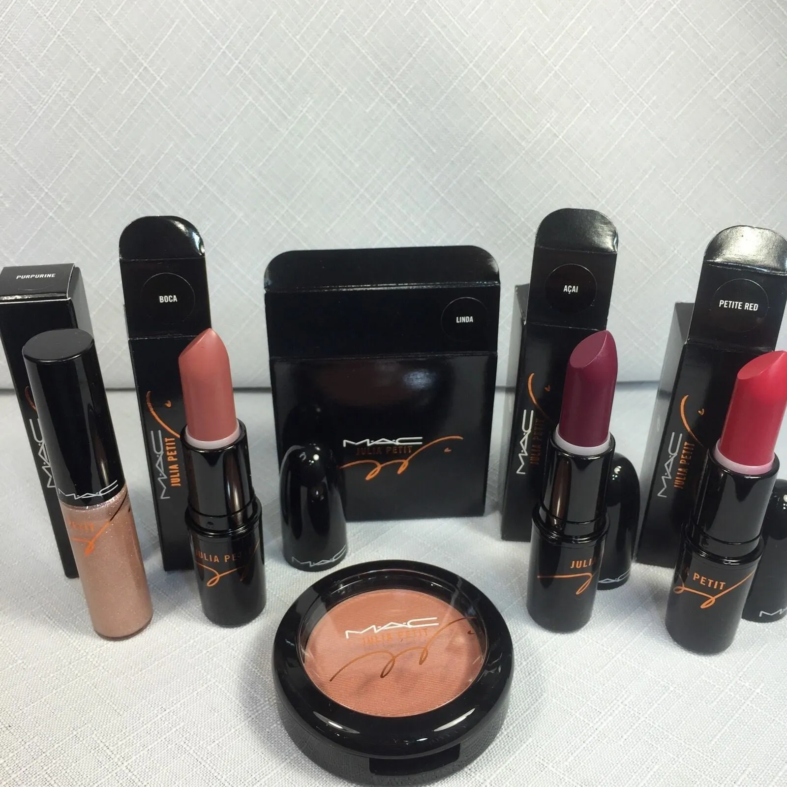 BNIB MAC JULIA PETIT New Linda Blush  w/receipt