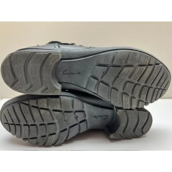 Clark's Riddle Avant black pebbled leather ankle bootie. Size 7.5