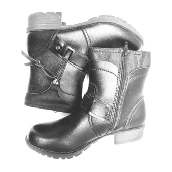 Clark's Riddle Avant black pebbled leather ankle bootie. Size 7.5