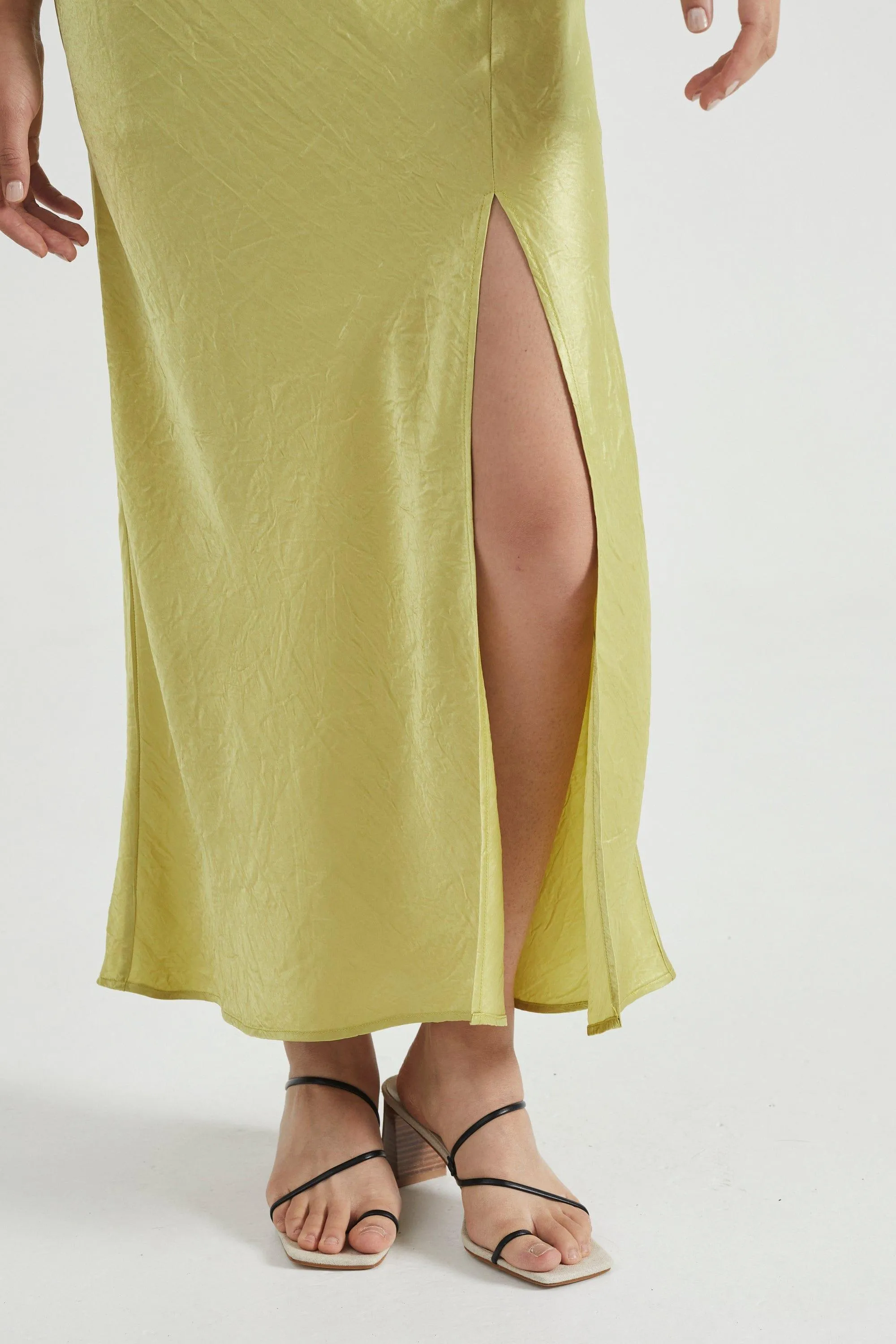 CRUSH BIAS SPLIT MAXI SKIRT | KIWI