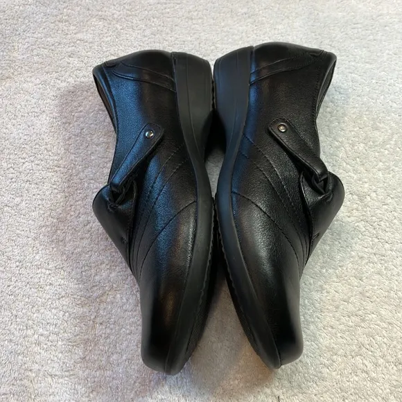 Dansko Franny black leather clogs