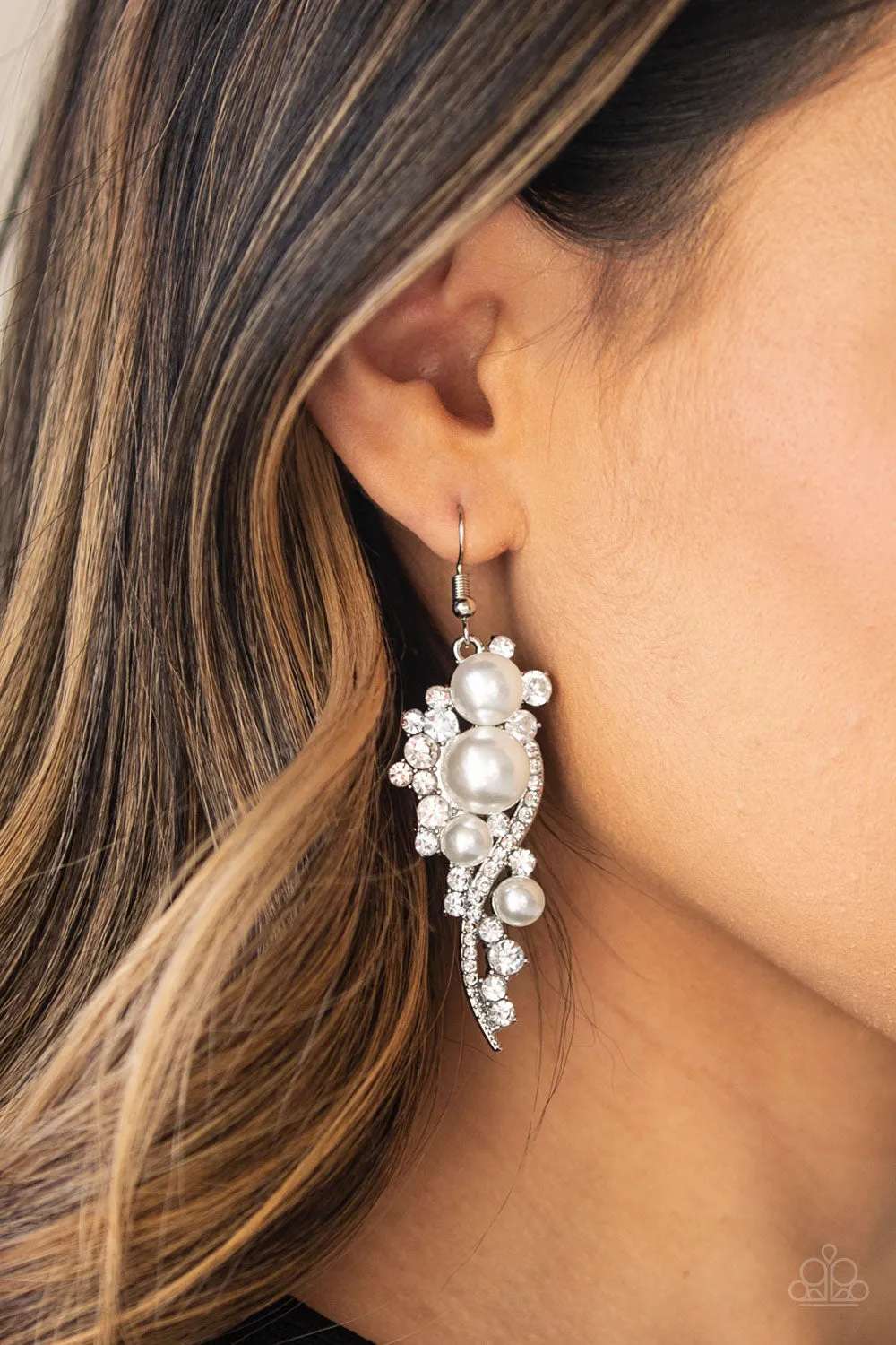 High End Elegance - White