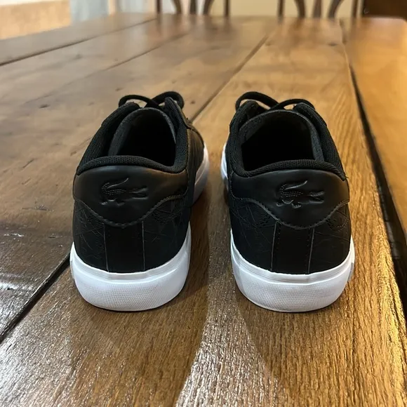 Lacoste Men’s Powercourt Sneakers 8.5 Great Condition!