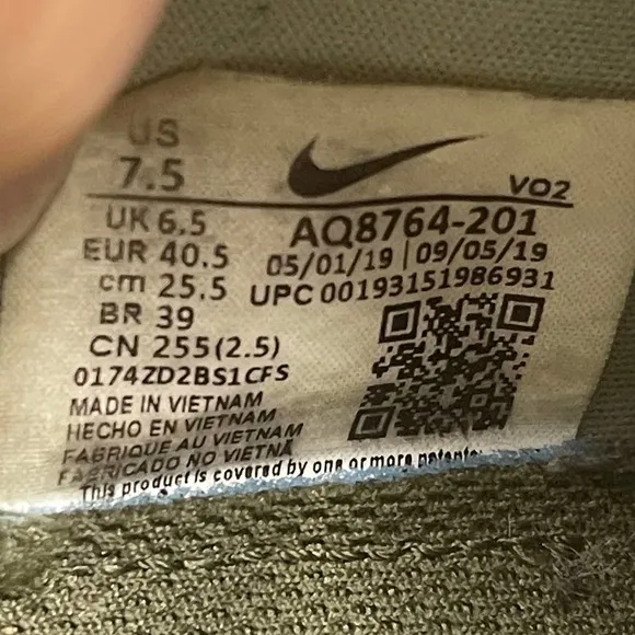 Nike Air Edge 270 Olive Mid Top Sneakers Mens 7 1/2 3434 L.5.7