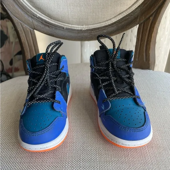 Nike Air Jordan 1 Mid Racer Blue Green Abyss toddler Sz 8c. VGUC.