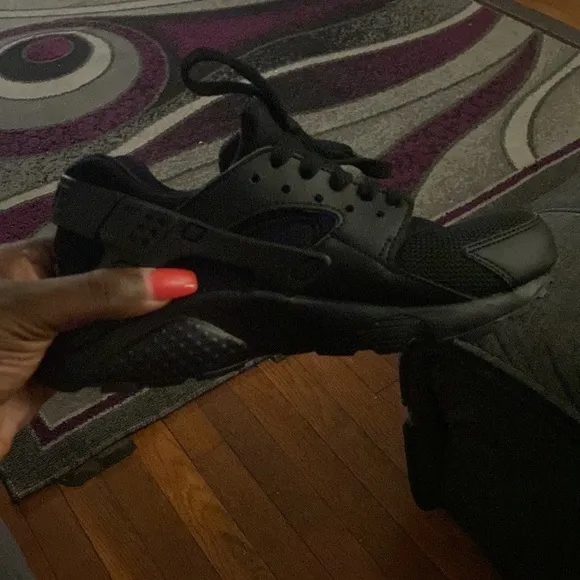 Nike Huaraches Black Never Worn