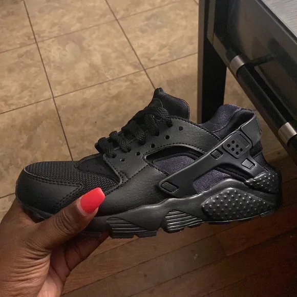 Nike Huaraches Black Never Worn