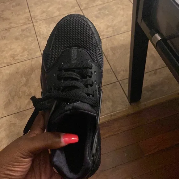Nike Huaraches Black Never Worn
