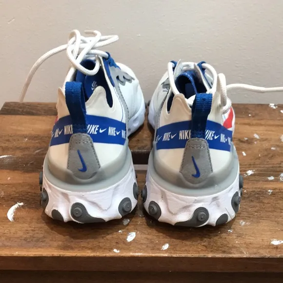 Nike React Sneakers size 4