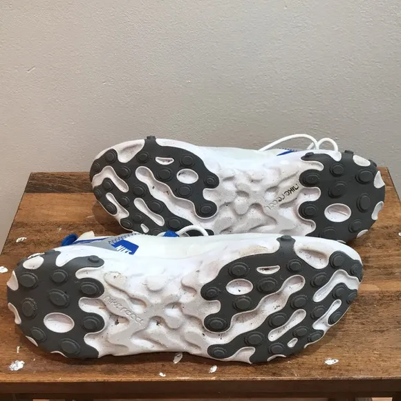 Nike React Sneakers size 4
