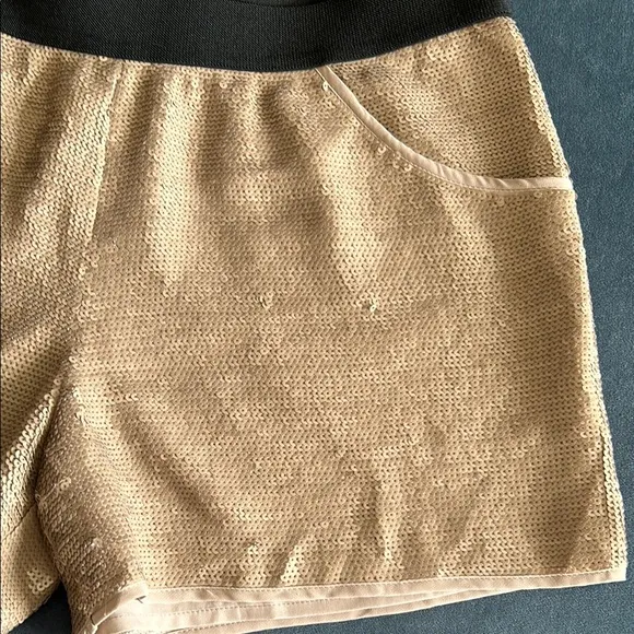 NWOT BCBG Maxazria Sequin Tan Women's Shorts size Medium