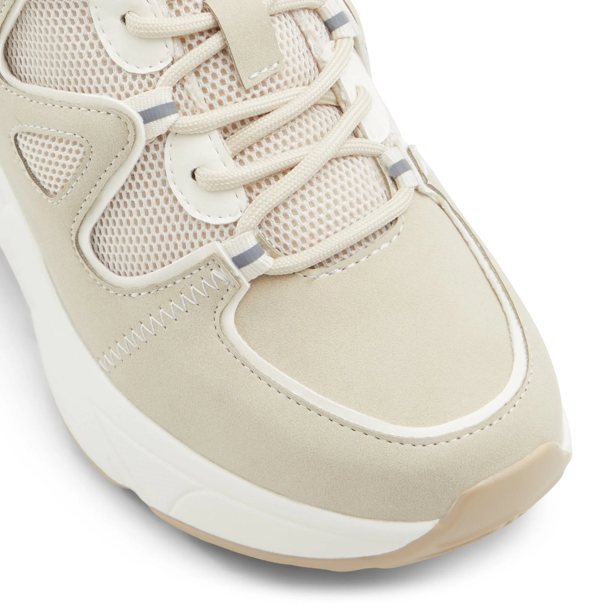Ozzie / Sneakers