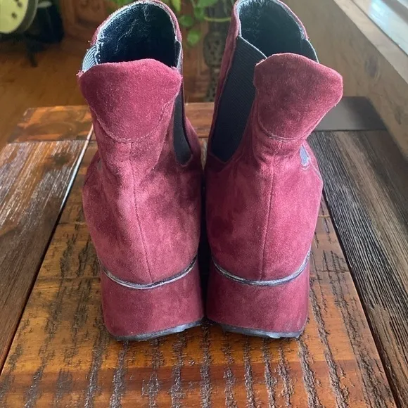 Stephane Kelian Paris burgundy wine suede booties