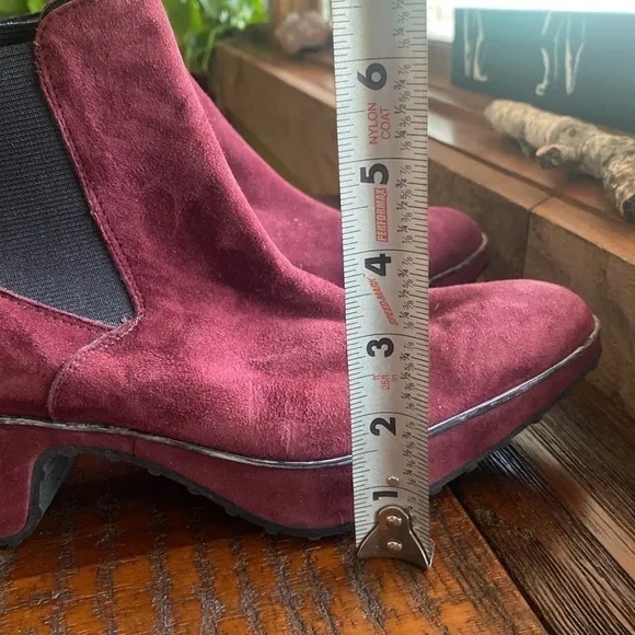 Stephane Kelian Paris burgundy wine suede booties