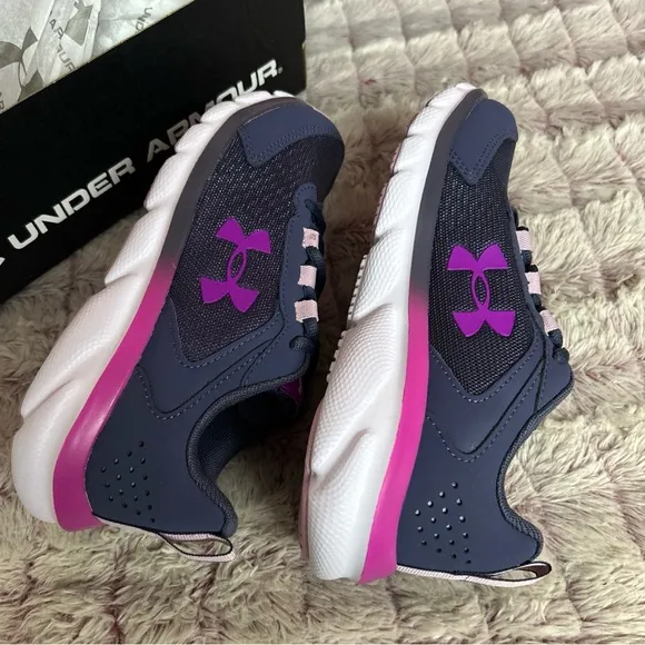 UNDER Armour Girls Sneakers size 4y