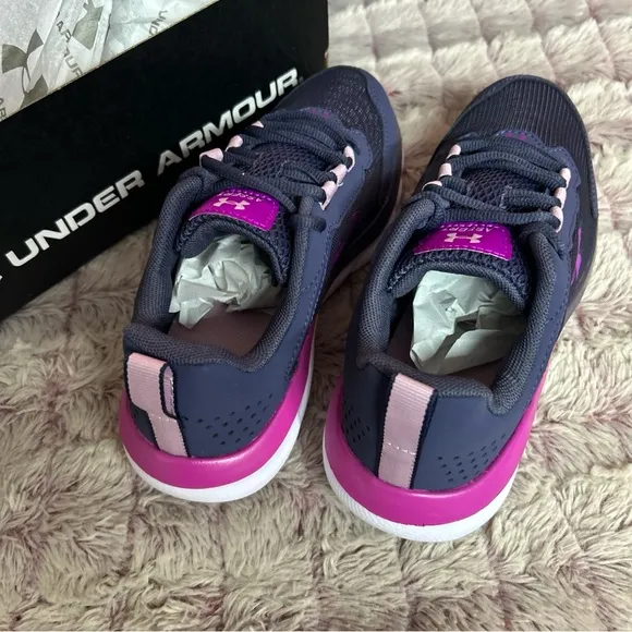 UNDER Armour Girls Sneakers size 4y