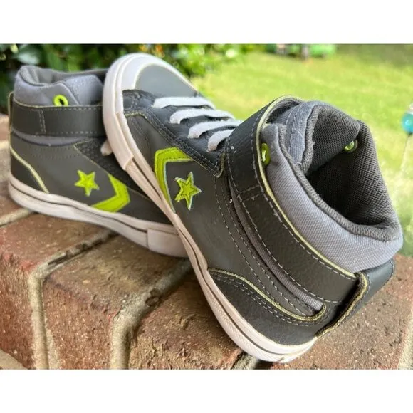 Youth Grey &amp; Green Converse Allstars— 12