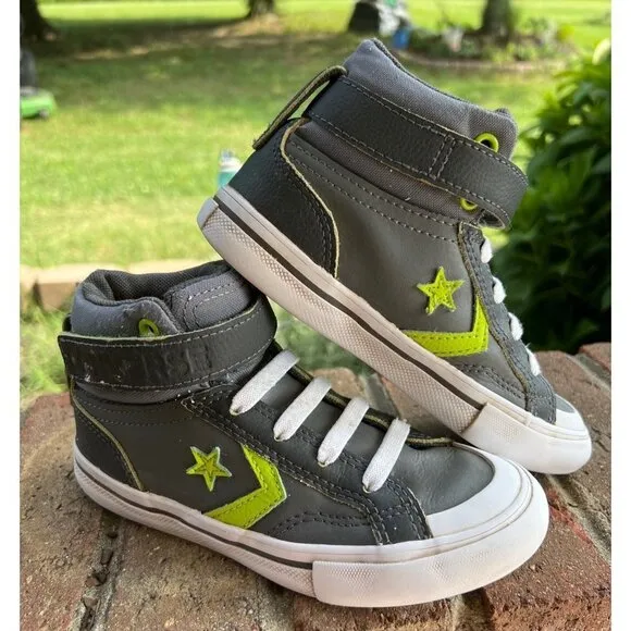 Youth Grey &amp; Green Converse Allstars— 12