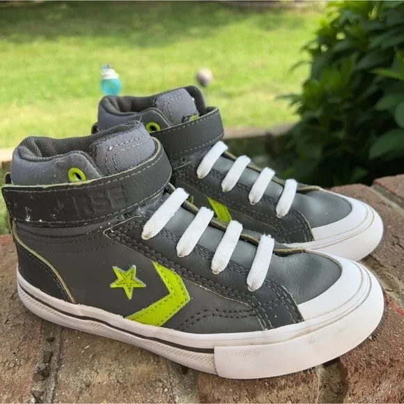 Youth Grey &amp; Green Converse Allstars— 12