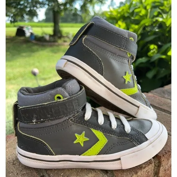 Youth Grey &amp; Green Converse Allstars— 12