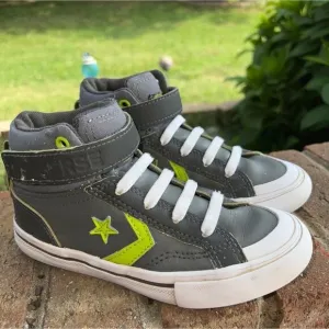 Youth Grey &amp; Green Converse Allstars— 12
